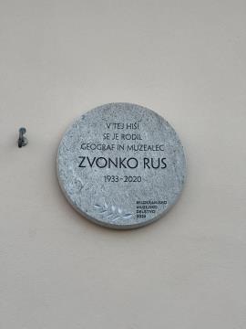 Spominska plošča prof. Zvonka Rusa