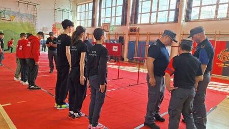 Mladi gasilci na tekmovanju